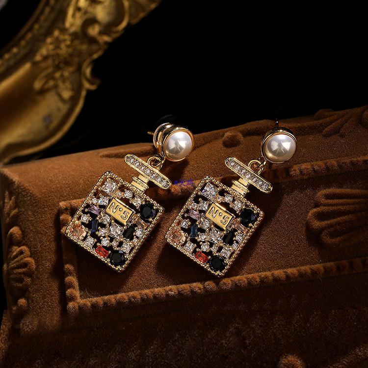 Роскошные серьги-подвески с жемчугом: Шикарный летний отпускной стиль 2025 для женщин