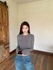 Women's Autumn Korean-Style Fitted Top: Versatile, Waist-Cinching Base Layer with Long Sleeves and Short Length.