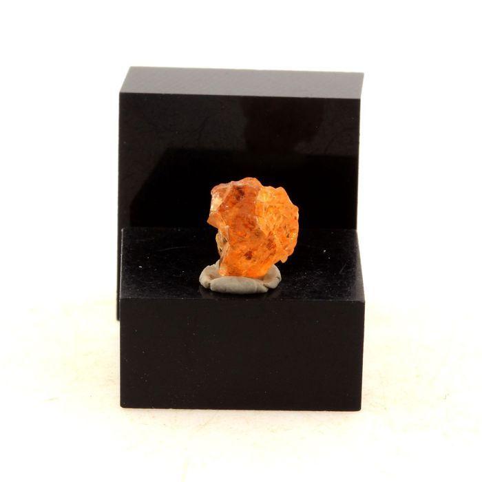 Pierres et Minéraux. Grenat Spessartite. 2.88 ct. Sangulungulu Hill, Loliondo, Tanzanie.