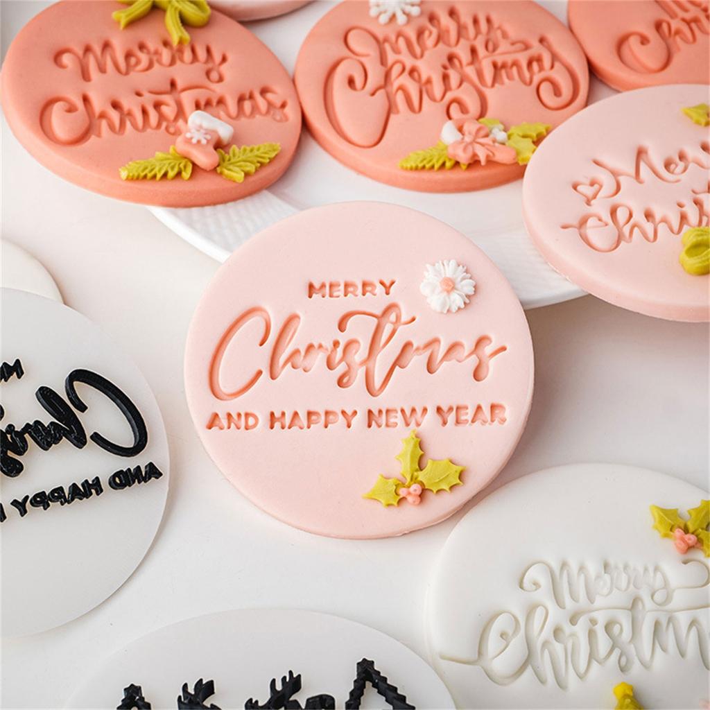 Рождественские формочки для печенья с помадкой и английскими поздравлениями. Пищевые формы для выпечки, подходящие для праздничных угощений.