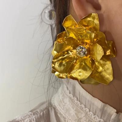 Винтажные серьги-гиперболы из нерегулярного металла с крупными цветами для женщин, европейский и американский стиль, модная бижутерия, повседневные аксессуары