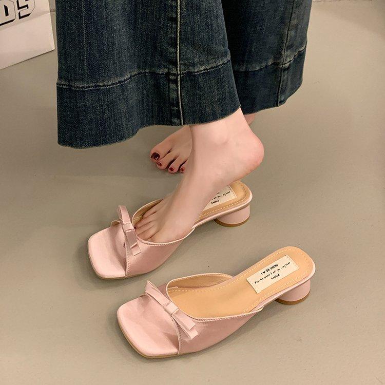 Французский вечерний бриз, нежный сказочный односложный тапочки, женщины носят новые толстые каблуки с бантами, прохладные тапочки летом
