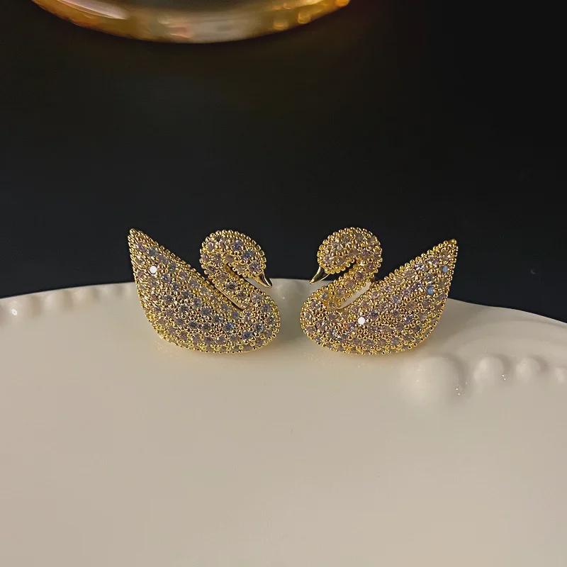 Элегантные серьги-лебеди из циркона с иглой из высококачественного серебра S925 пробы