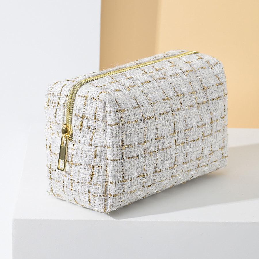 Шикарная сумочка для помады: Роскошный органайзер для косметики и дорожная косметичка с женственным дизайном