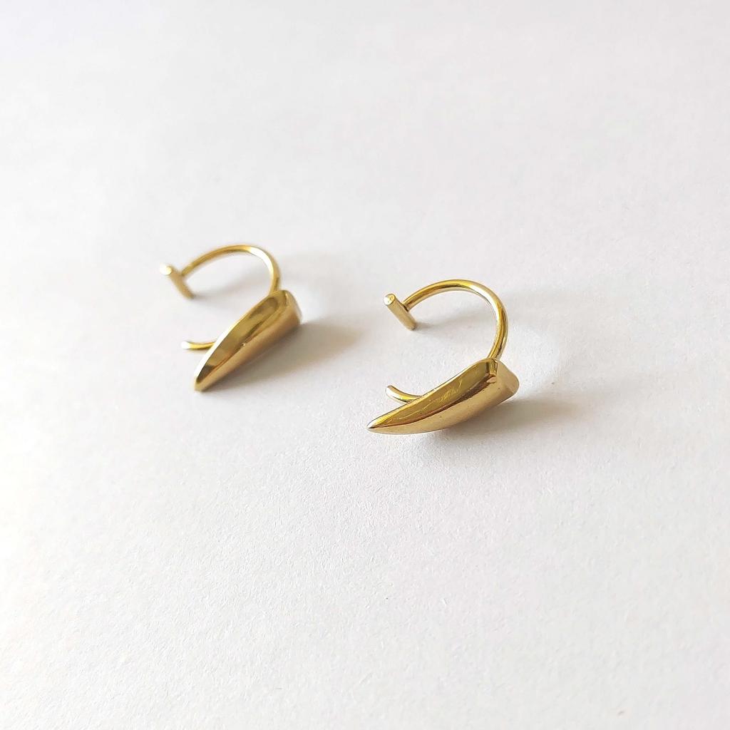 Модный и трендовый унисекс аксессуар для губ в форме клыка вампира, украшение в форме волчьего клыка, 2-4 штуки, не требует пирсинга