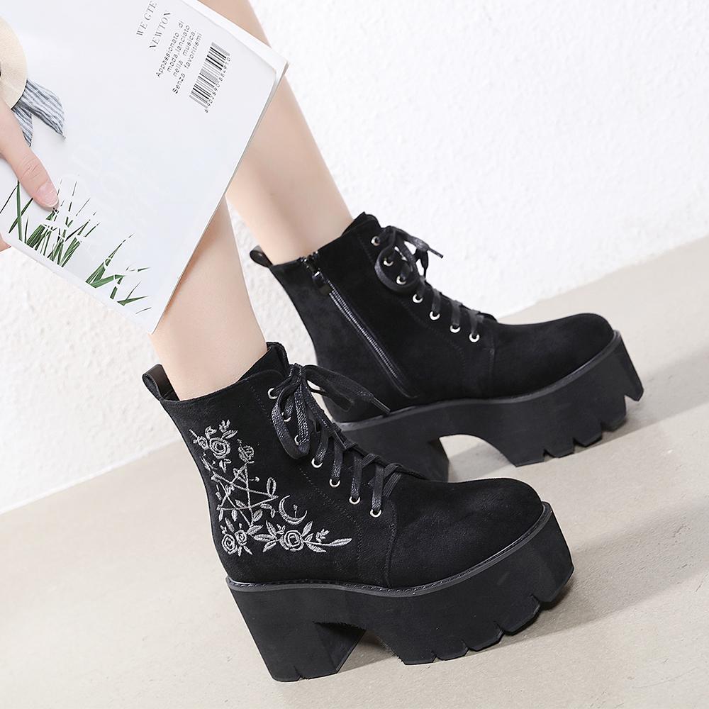 Women's Black Side Zipper Combat Boots Fashionable Lace Up Boots Platform Flower Embroidery Details Goth Shoes