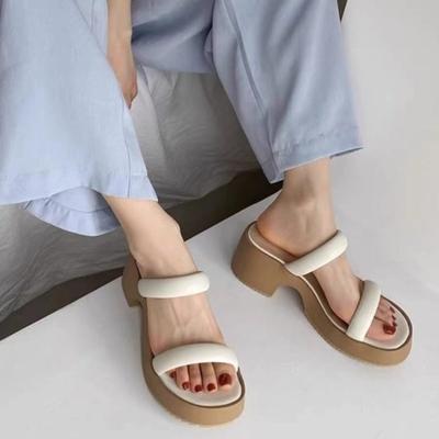 Женская обувь на платформе 2024 года, новые модные летние тапочки с открытым носком, повседневные пляжные тапочки, женская обувь, шлепанцы на толстом каблуке