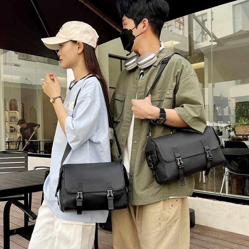 Large Capacity Stylish Black Messenger Bag For Men And Women Perfect For Travel And Fitness