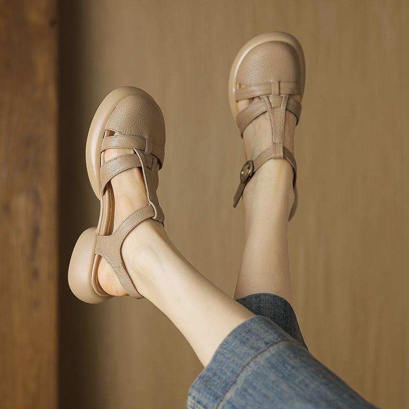 Retro Round Head Hollow Bag Head Sandals Women's 2025 Summer New Soft-soled Woven Roman Shoes