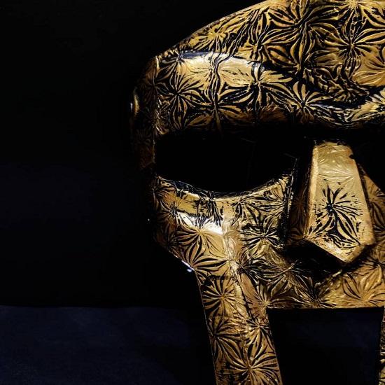 Halloween Gladiator Face Mask , Embossed Medieval Face Mask , Face Armour, Hand Forged Mask, Halloween Mask, Halloween Dress