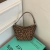 Ретро леопардовый принт маленькая сумка женская осень и зима универсальная 2025 новая популярная сумка через плечо мессенджер повседневная корейская сумка-ведро