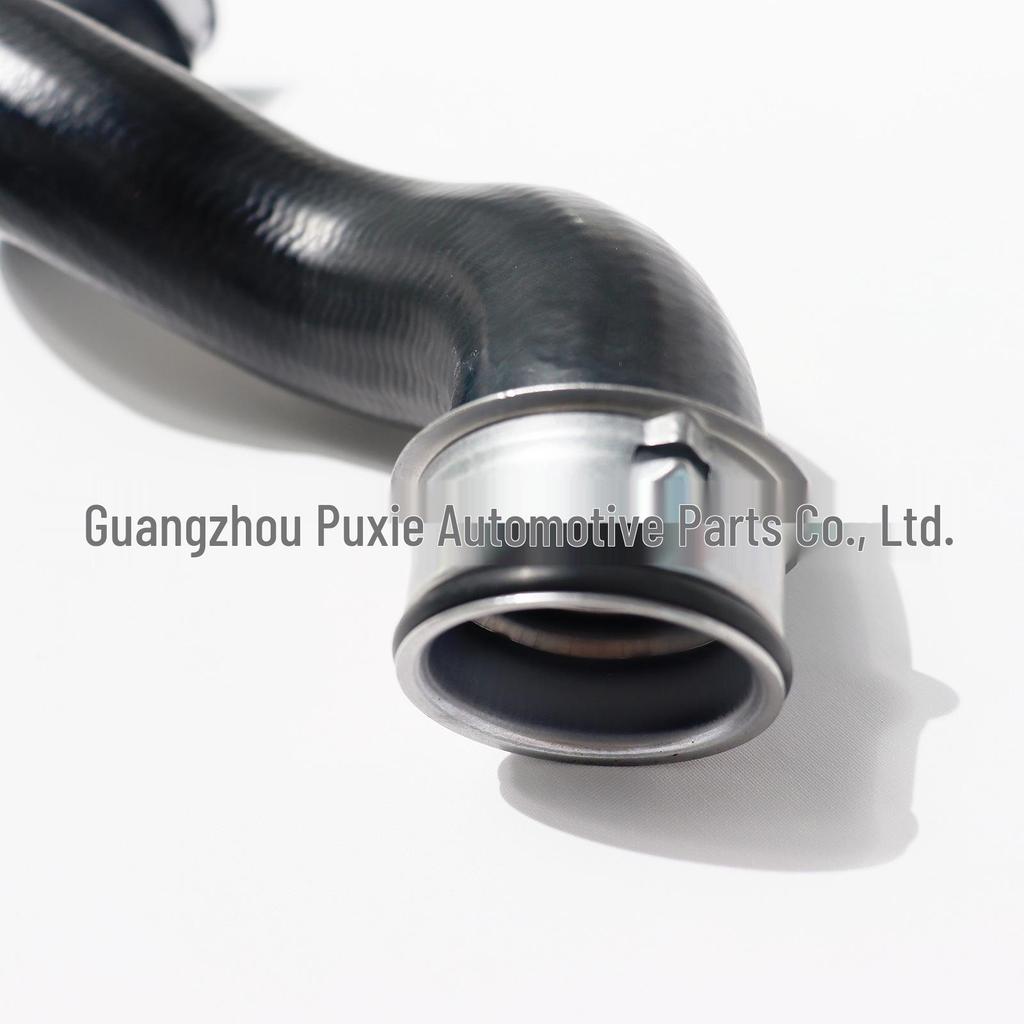 Резиновый патрубок радиатора правый для Mercedes E-Class W212 (Часть №. 2045011682)