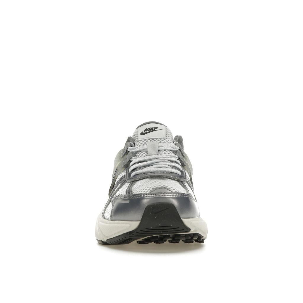 Nike Женские кроссовки V2K Run Pure Platinum Wolf Grey Cool-Grey Metallic-Cool-Grey FD0736-003