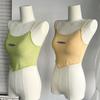Летняя бретелька на бретельках из ледяного шелка для женщин со встроенным бюстгальтером с буквенным принтом, тонкий повседневный универсальный укороченный топ с запахом на груди