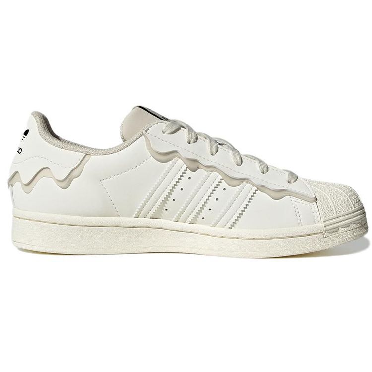adidas Оригинальные кроссовки Superstar из синтетической кожи с мыском-ракушкой, низкие, женские, белые, кремовые, GW4441