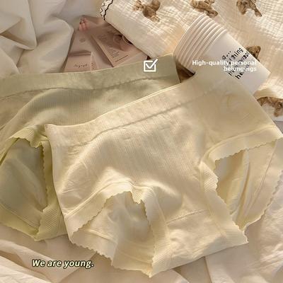 Женские весенне-осенние простые милые трусики-слипы треугольной формы однотонные бесшовные дышащие антибактериальные с хлопковой ластовицей