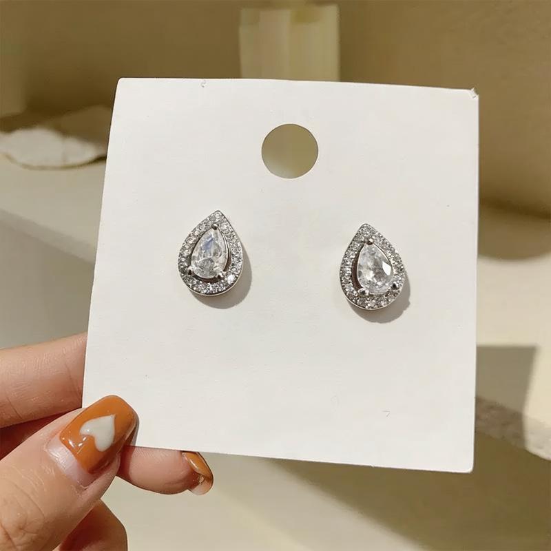 Серьги-гвоздики Beixi S999 из стерлингового серебра с цирконием в форме капли воды – Элегантный, роскошный и универсальный аксессуар.
