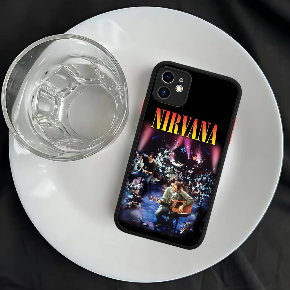 N-Nirvanaes Rock Band For IPhone 16 15 14 11 12 13 Pro Max Plus X XS MAX Matte Soft Back Phone Cover Case