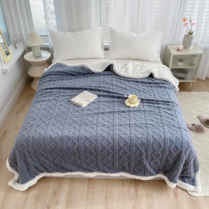 Lambswool Quilt Blanket Dual-purpose Coral Flannel Sofa Car Cover Blanket Office Lunch Break Shawl Air Conditioning Blanket Gift