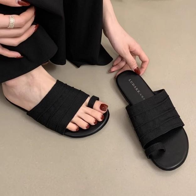 Design sense sleeve toe flat slippers women's outer wear summer new casual one-word drag temperament beach women's shoes