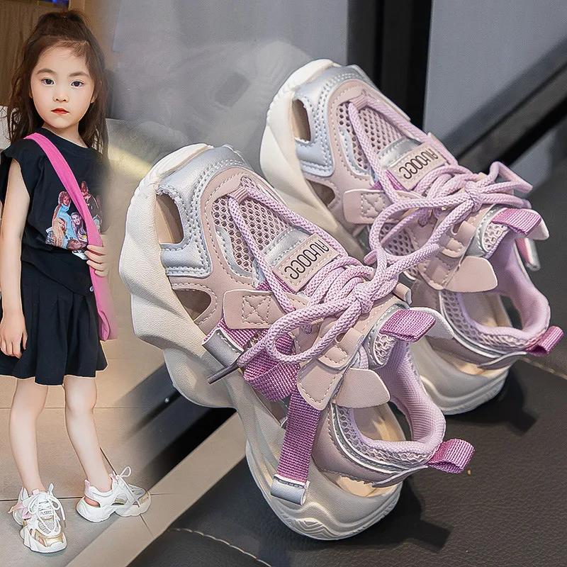 Детские теннисные туфли с выемками 2024 года, летняя новая спортивная обувь для девочек и мальчиков, сетчатая дышащая универсальная обувь для отпуска