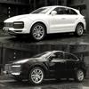 Масштаб 1/32 Сплавная машина Porsche Cayenne Turbo Литая модель Звук Свет Миниатюрная модель автомобиля Декоративные модные украшения для подарка другу