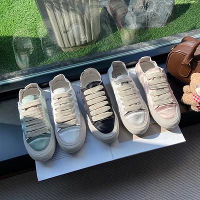 2025 весна белые туфли на плоской подошве атласные испанские нишевые туфли парусиновые туфли женские туфли одинарные туфли спортивная и повседневная обувь