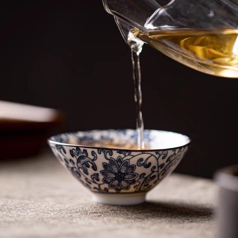 Сине-белая коническая чайная чашка - расписанная вручную керамическая чаша для сакэ/чая, антикварный фарфоровый чайный сервиз Gongfu, столовая посуда двойного назначения