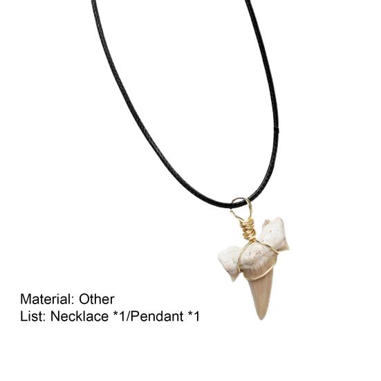Привлекательное ожерелье Тонкая работа Сплав Подвеска в форме зуба акулы Ожерелье для повседневной носки