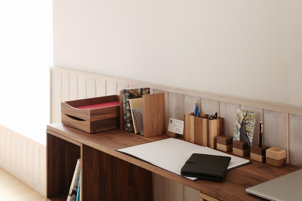 Подставка для книг серии FUN Fan 2, орех PL1FUN-0090180-WNOL