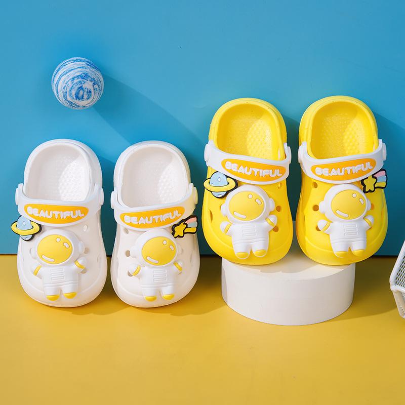 Non-slip astronaut clogs, astronaut children's slippers, summer cartoon sandals for boys and girls, kids' sandals