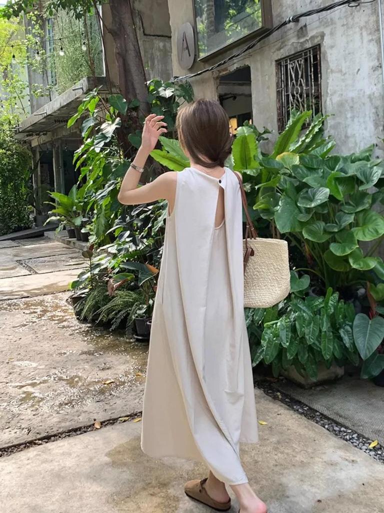 Летнее платье-жилет без рукавов в корейском стиле - дизайн во французском стиле с простым длинным силуэтом и круглым вырезом и вырезом сзади