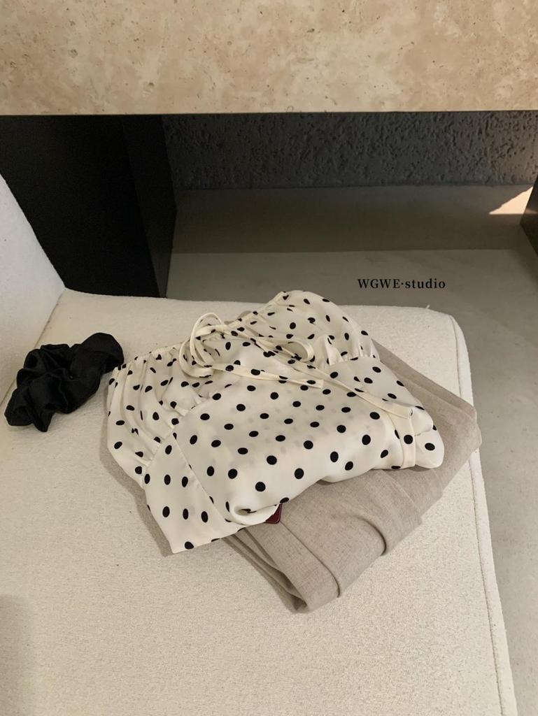 Женская блузка в горошек с коротким рукавом и квадратным вырезом со шнуровкой Guangzhou - Осенне-зимний тренд