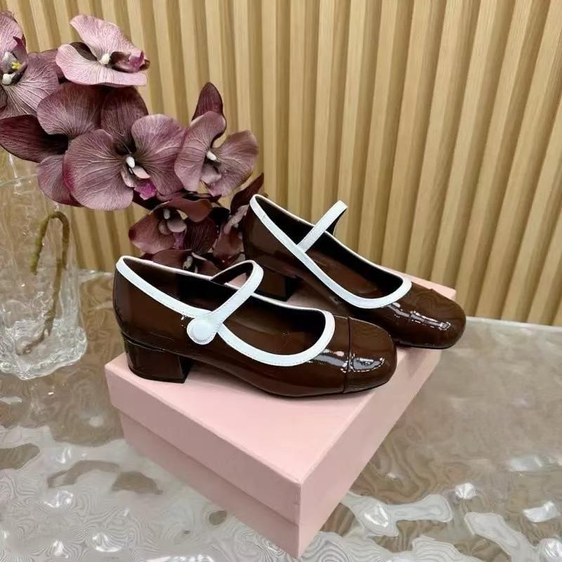Предварительная продажа ~ Туфли Мэри Джейн в стиле ретро, женские туфли 2025 года, весна-осень, французский вечерний ветер, квадратный толстый каблук, легкие одинарные туфли