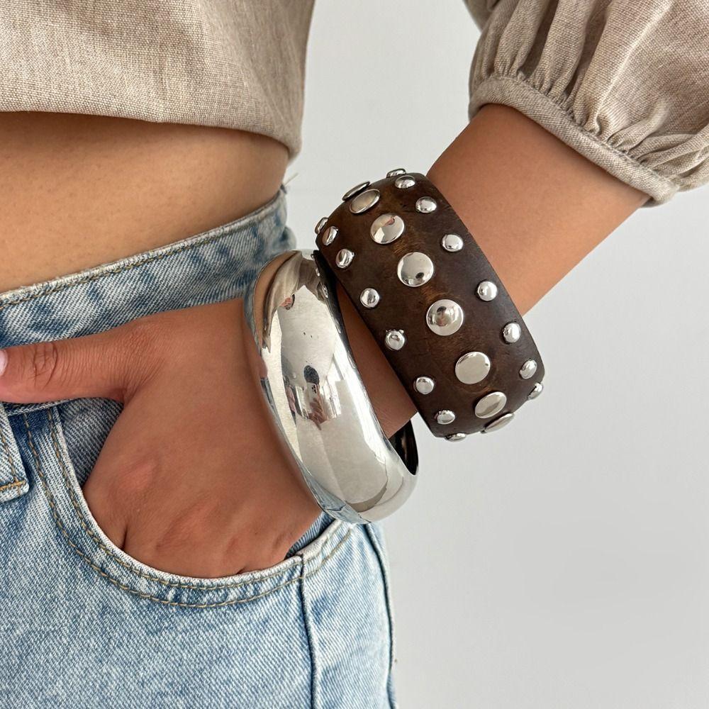 Vintage Rivet Bracelet Wide Wooden Bangle Temperament Retro Hand Ring Summer Party Jewelry