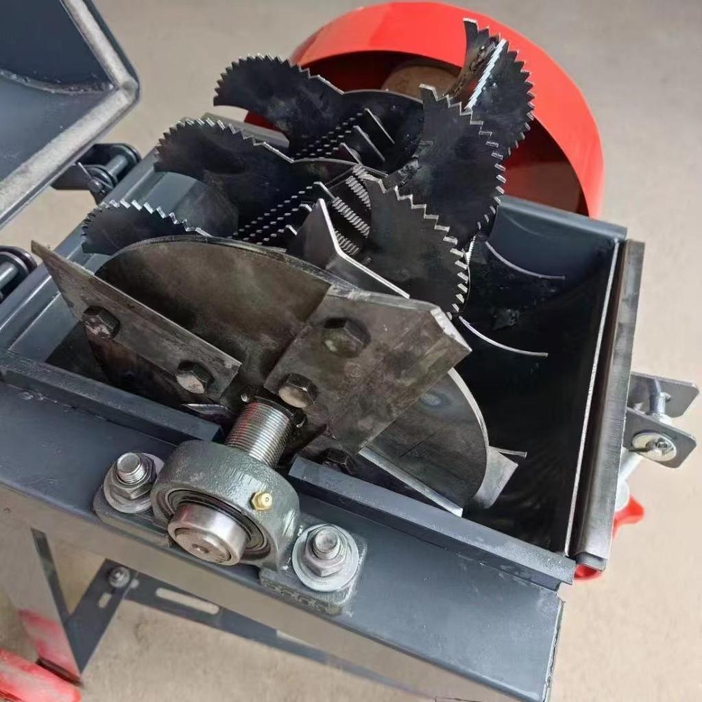 Adjustable Ultra-fine Green Pasture Crusher & Pulper for Poultry, Dual-Use for Dry/Wet, Easy Operation