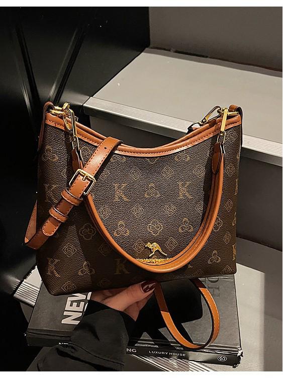 High-End Versatile Large Capacity Tote Bag: Luxury Shoulder/Crossbody Commuter Bag for Women