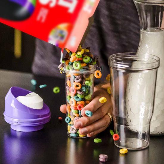 Портативный стакан для хлопьев Пластиковый стакан для молока и хлопьев Дорожный стакан для еды на ходу Контейнер для хлопьев Ложка или миска не нужны для детей и взрослых Завтрак на ходу