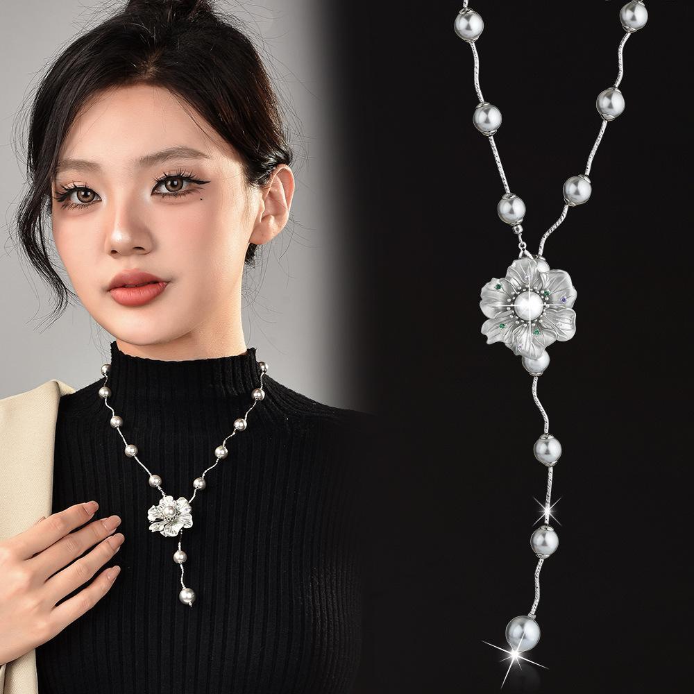 Factory Simple And Atmospheric Long Necklace With Jewelry Women'S Sweater Chain Versatile Autumn And Winter Rose Pearl Necklace