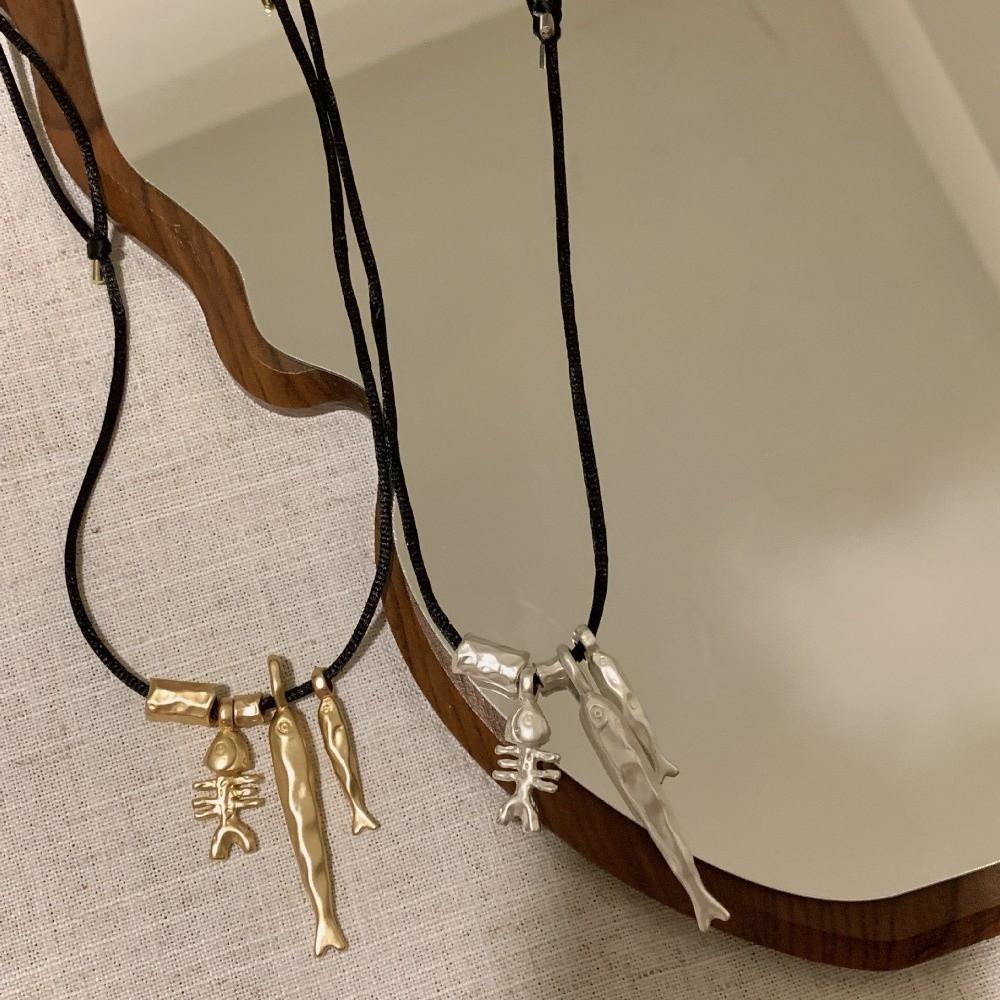 Long Fish Pendant Necklace Vintage Sweater Chain Fashionable Bone Pendant Choker  Gift
