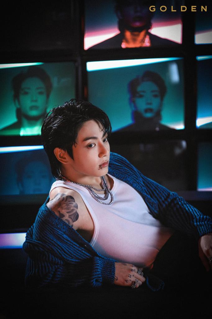 BTS Jungkook GOLDEN 1-й альбом LP версия с сургучной печатью JUNG KOOK конверт + 1 шт винил + 20 стр фотоальбом + 2 стр открытки + 2 стр фотокарточки + 1 шт наклейка + трекинг