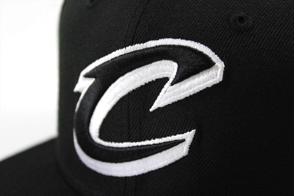 New Era Кепка 9FIFTY Snapback Черная НБА Восточная Кливленд Кавальерс, и Белая, Конференция,