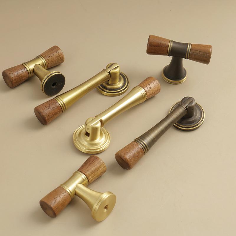 Vintage Look Nordic Cabinet Door Handle in Walnut and Brass for Clothing Storage
