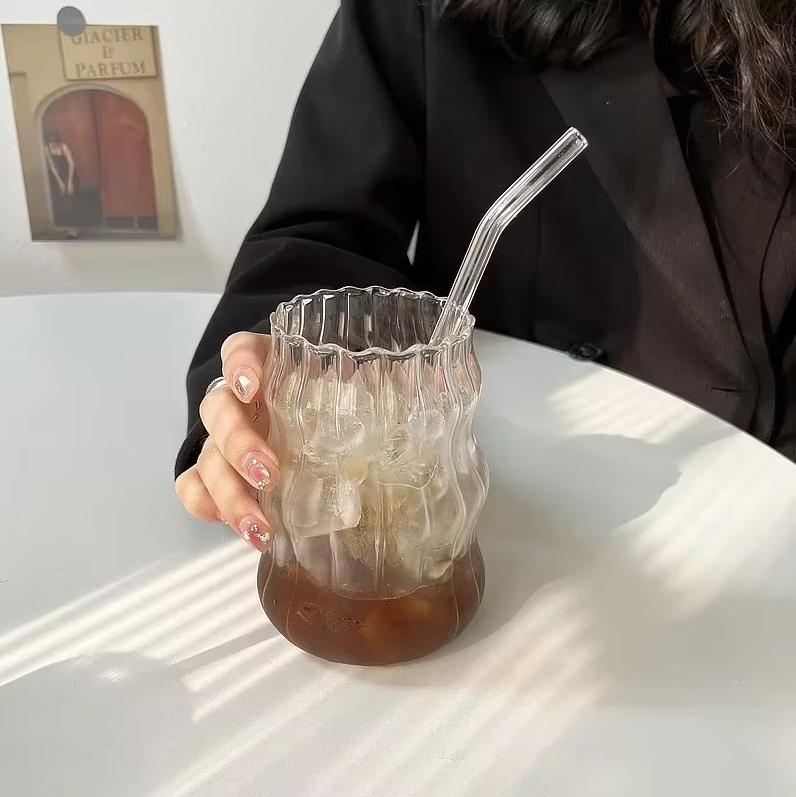 550 мл трубочки пивные кружки прозрачные пузырьковый чай эстетические стеклянные чашки клубника молочный сок кувшин кофейная кружка посуда чашка