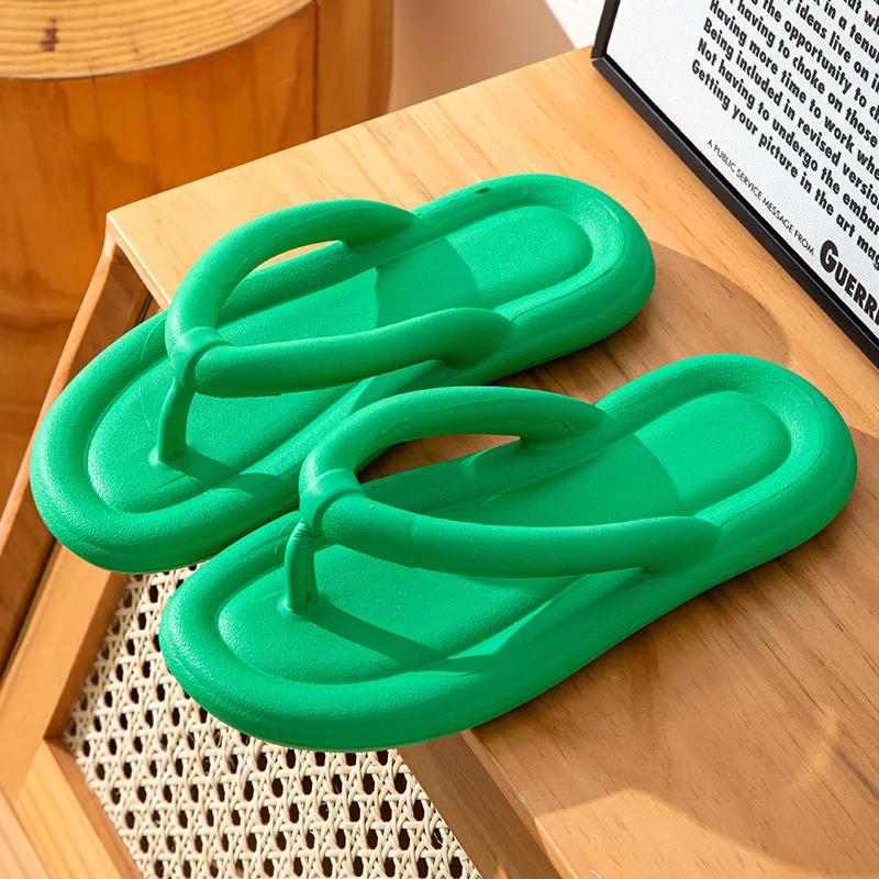 Женские шлепанцы из ЭВА с мягкой подошвой 2025 года, летние пляжные нескользящие тапочки Cloud, женские толстые тапочки на платформе с зажимом для носка, для ванной комнаты