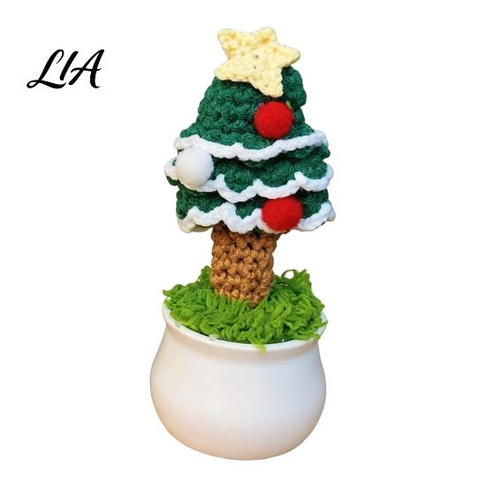 Crocheted Christmas Potted Ornaments Hand Crochet Tree, Creative Knitted Plant, Mini Unique Gifts for Coworkers Cute Home Desktop Decorations, Friends