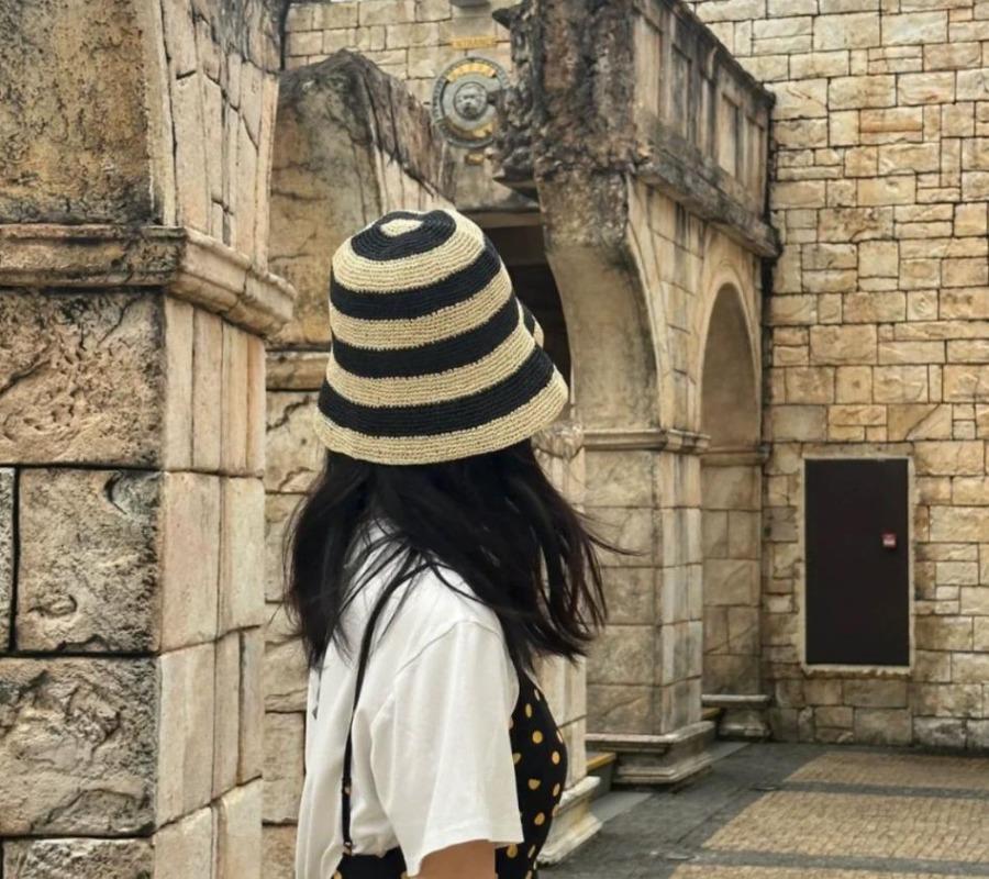 JapaneseIns Stripe 100% Raffia Bucket Hats Women Woven Color Matching Summer Beach Vacation Sunshade Fashion Foldable Sun Hats