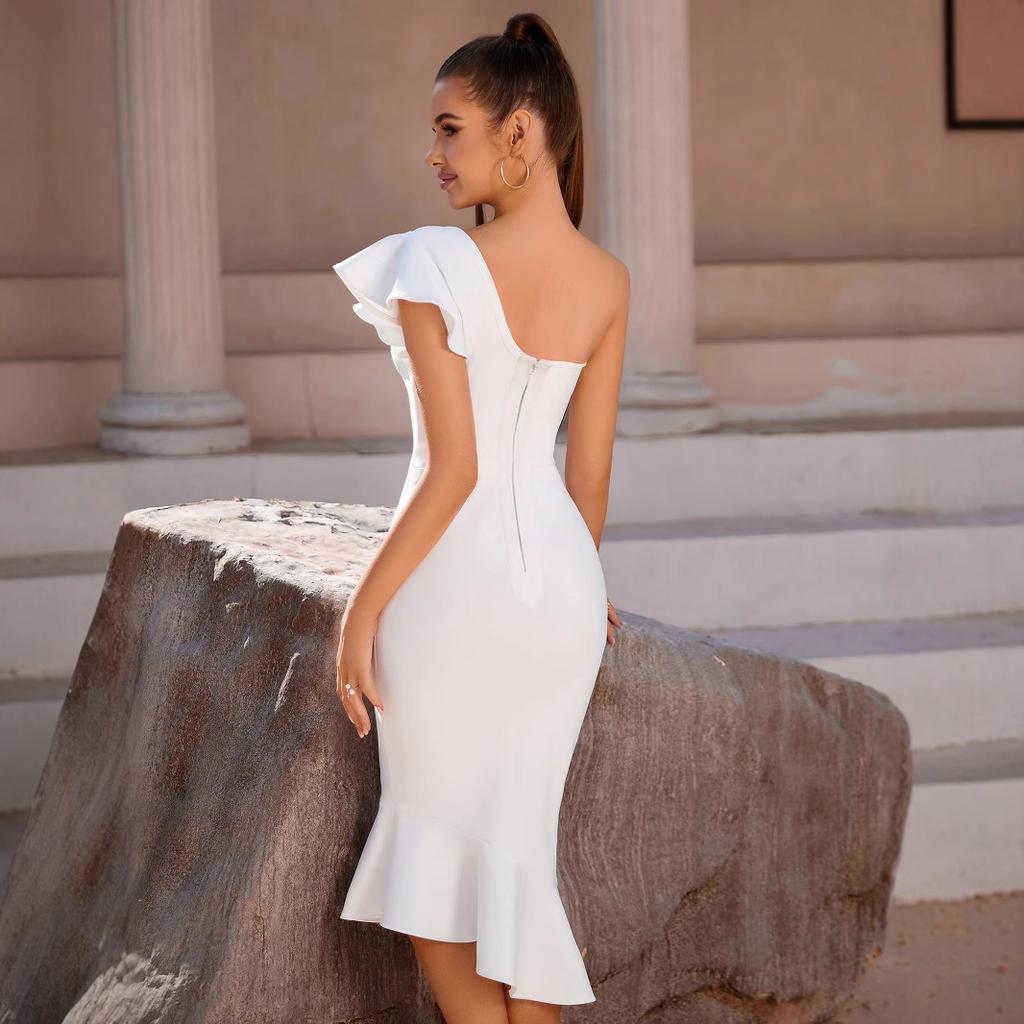 European and American sexy women's shoulder temperament elegant fishtail bandage skirt, light and tight banquet party party dress