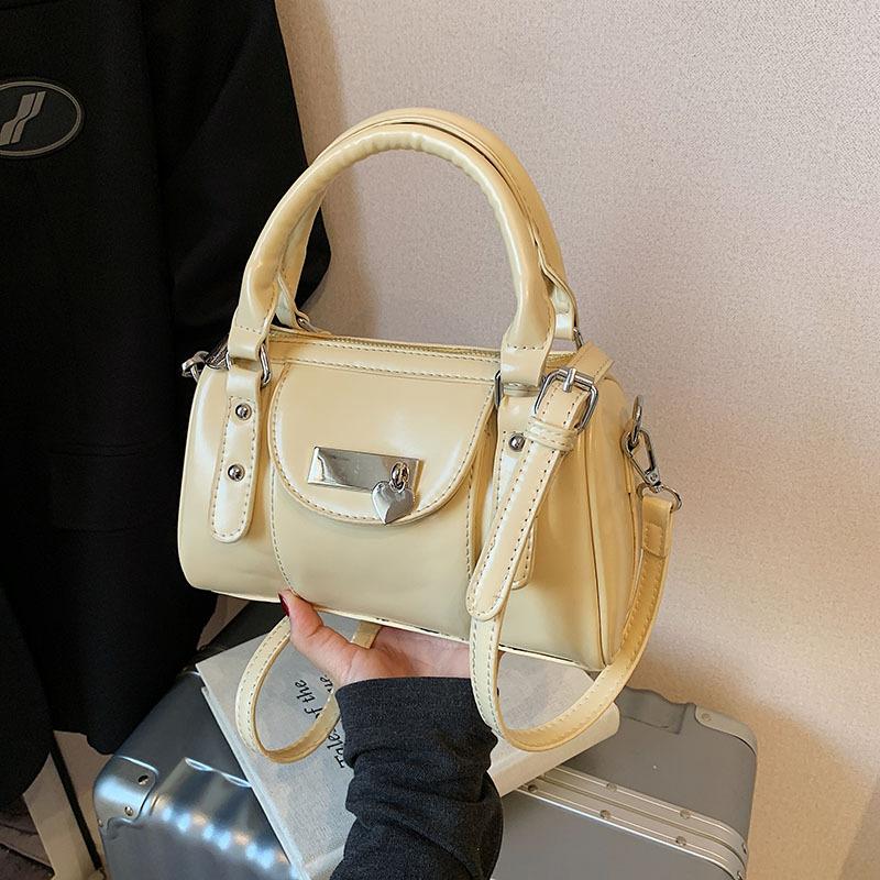 Сумка высокого класса женская модная нишевая новая весенне-летняя сумка-мессенджер портативная сумка-боулинг