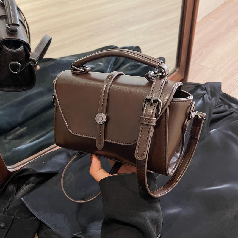 Ретро-сумка с иностранной текстурой 2024 года, новая женская сумка, популярная модная сумка-мессенджер, маленькая квадратная сумка